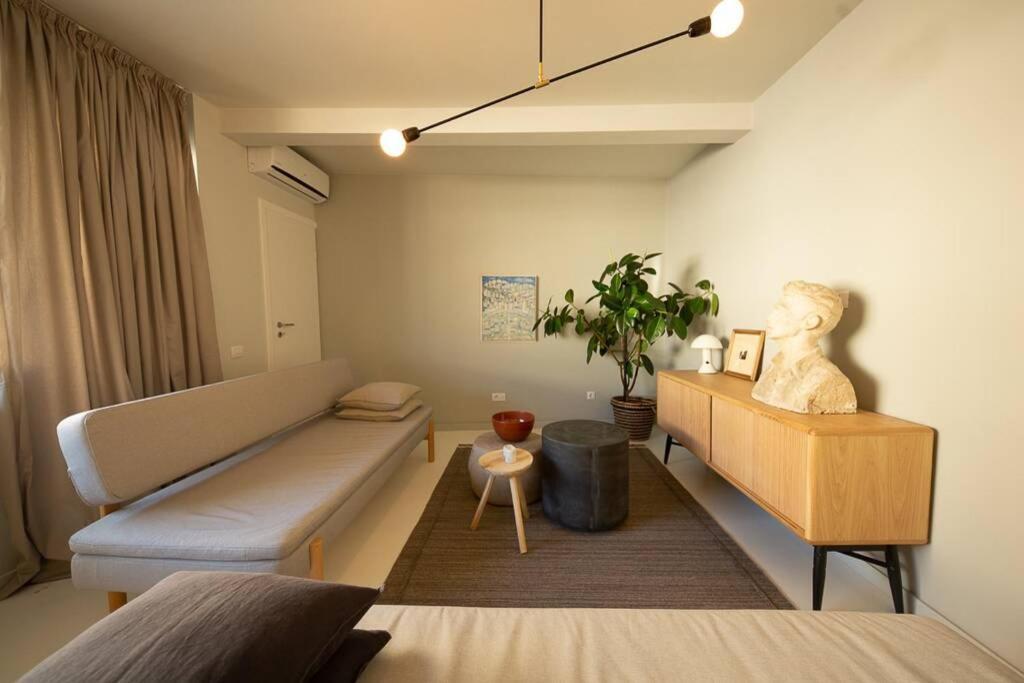 Zen Apartment - Calea Victoriei ブカレスト エクステリア 写真