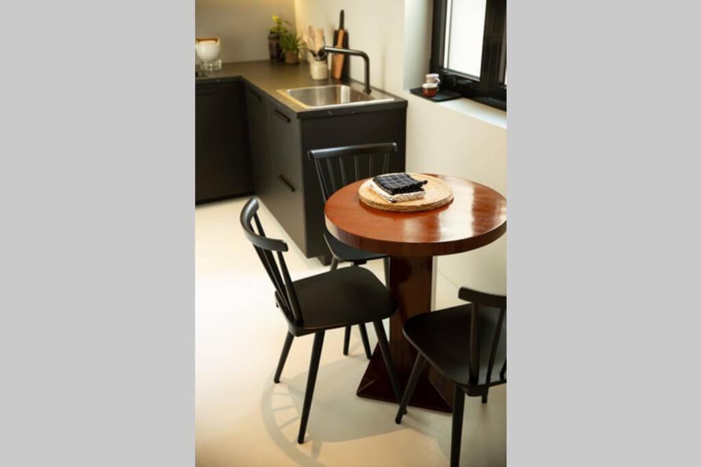 Zen Apartment - Calea Victoriei ブカレスト エクステリア 写真